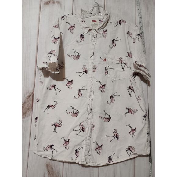 Levi's Shirt Mens XL White Flamingo Print‎ Button Up Short Sleeve Casual Summer - Picture 1 of 7